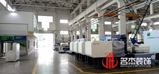 辦公室設(shè)計裝修開工照.jpg 辦公室設(shè)計裝修開工照.jpg